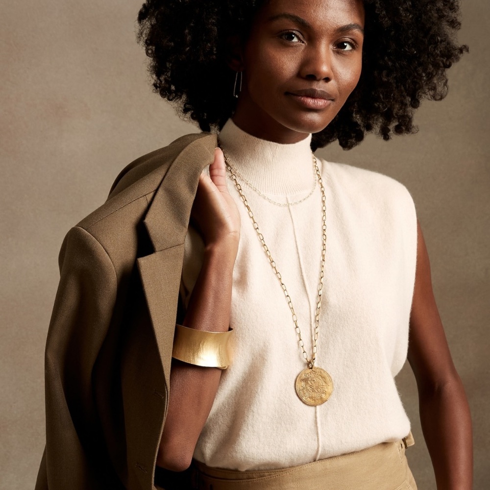 Banana Republic Cashmere turtleneck sweater